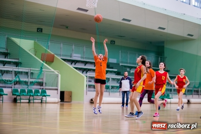 Zdjęcie w galerii na portalu naszraciborz.pl: Koszykarki z Markowic najlepsze w miejskich finałach wiadomości z regionu