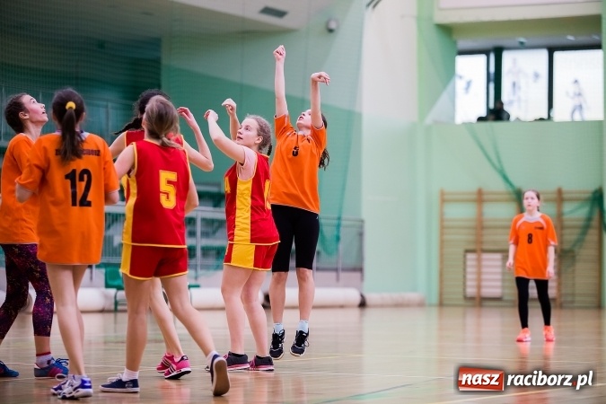 Zdjęcie w galerii na portalu naszraciborz.pl: Koszykarki z Markowic najlepsze w miejskich finałach wiadomości z regionu
