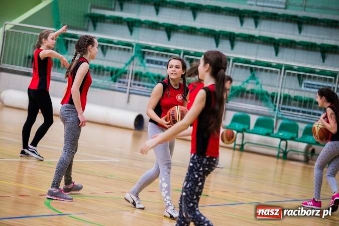 Zdjęcie w galerii na portalu naszraciborz.pl: Koszykarki z Markowic najlepsze w miejskich finałach wiadomości z regionu