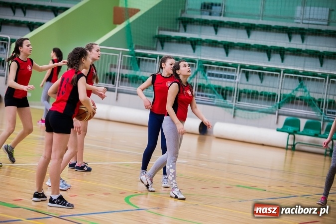 Zdjęcie w galerii na portalu naszraciborz.pl: Koszykarki z Markowic najlepsze w miejskich finałach wiadomości z regionu