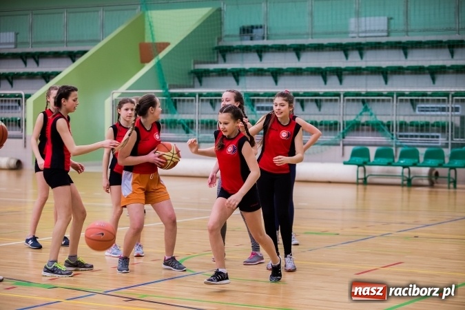 Zdjęcie w galerii na portalu naszraciborz.pl: Koszykarki z Markowic najlepsze w miejskich finałach wiadomości z regionu