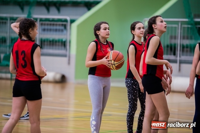 Zdjęcie w galerii na portalu naszraciborz.pl: Koszykarki z Markowic najlepsze w miejskich finałach wiadomości z regionu