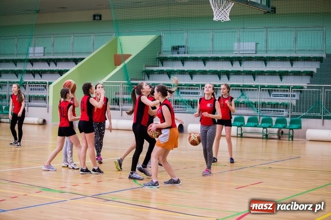 Zdjęcie w galerii na portalu naszraciborz.pl: Koszykarki z Markowic najlepsze w miejskich finałach wiadomości z regionu