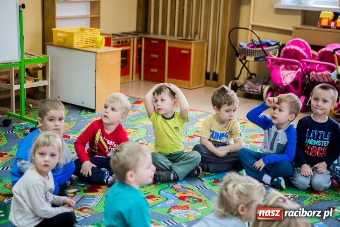 Zdjęcie w galerii na portalu naszraciborz.pl: Dwa języki - podwójna szansa. Nabór do przedszkola i szkoły w Studziennej wiadomości z regionu