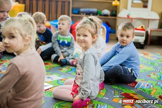 Zdjęcie w galerii na portalu naszraciborz.pl: Dwa języki - podwójna szansa. Nabór do przedszkola i szkoły w Studziennej wiadomości z regionu