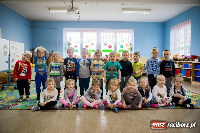 Zdjęcie w galerii na portalu naszraciborz.pl: Dwa języki - podwójna szansa. Nabór do przedszkola i szkoły w Studziennej wiadomości z regionu