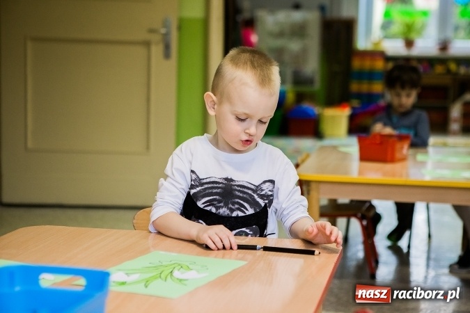 Zdjęcie w galerii na portalu naszraciborz.pl: Dwa języki - podwójna szansa. Nabór do przedszkola i szkoły w Studziennej wiadomości z regionu