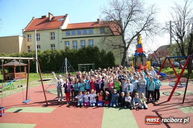 Zdjęcie w galerii na portalu naszraciborz.pl: Dwa języki - podwójna szansa. Nabór do przedszkola i szkoły w Studziennej wiadomości z regionu
