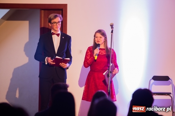 Zdjęcie w galerii na portalu naszraciborz.pl: Koncert uczniów II LO na Zamku Piastowskim wiadomości z regionu