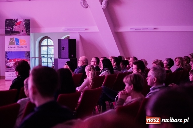 Zdjęcie w galerii na portalu naszraciborz.pl: Koncert uczniów II LO na Zamku Piastowskim wiadomości z regionu