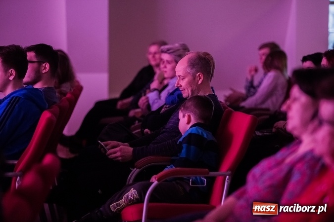 Zdjęcie w galerii na portalu naszraciborz.pl: Koncert uczniów II LO na Zamku Piastowskim wiadomości z regionu