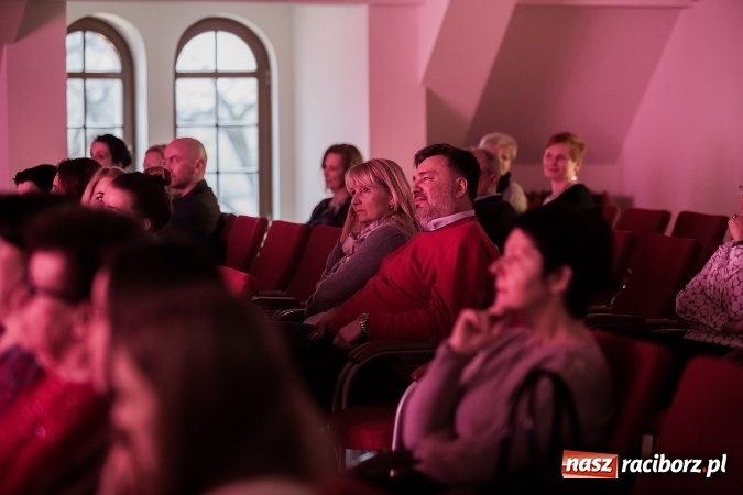 Zdjęcie w galerii na portalu naszraciborz.pl: Koncert uczniów II LO na Zamku Piastowskim wiadomości z regionu