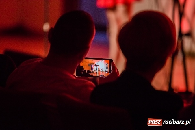 Zdjęcie w galerii na portalu naszraciborz.pl: Koncert uczniów II LO na Zamku Piastowskim wiadomości z regionu