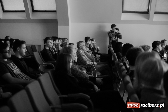 Zdjęcie w galerii na portalu naszraciborz.pl: Koncert uczniów II LO na Zamku Piastowskim wiadomości z regionu