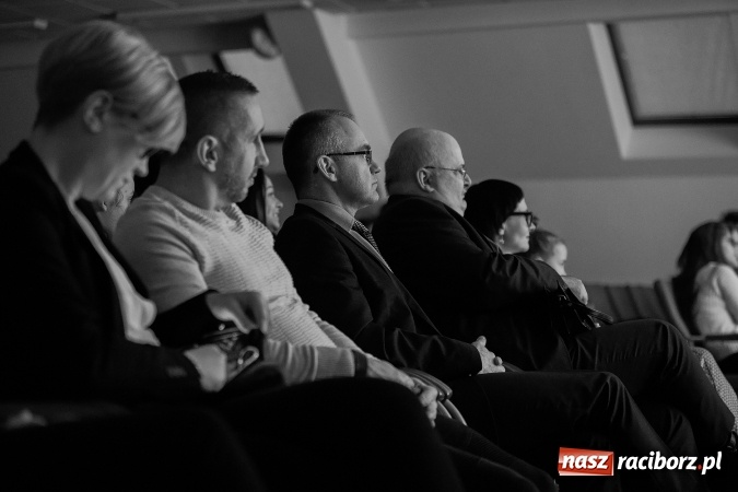 Zdjęcie w galerii na portalu naszraciborz.pl: Koncert uczniów II LO na Zamku Piastowskim wiadomości z regionu