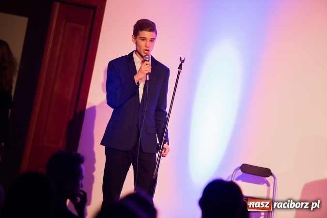 Zdjęcie w galerii na portalu naszraciborz.pl: Koncert uczniów II LO na Zamku Piastowskim wiadomości z regionu