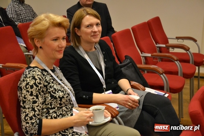 Zdjęcie w galerii na portalu naszraciborz.pl: Erasmus+ Bus odwiedził Zamek Piastowski w Raciborzu wiadomości z regionu