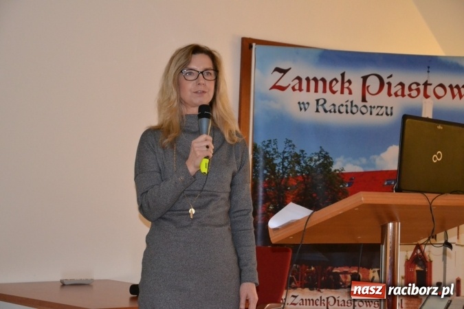 Zdjęcie w galerii na portalu naszraciborz.pl: Erasmus+ Bus odwiedził Zamek Piastowski w Raciborzu wiadomości z regionu
