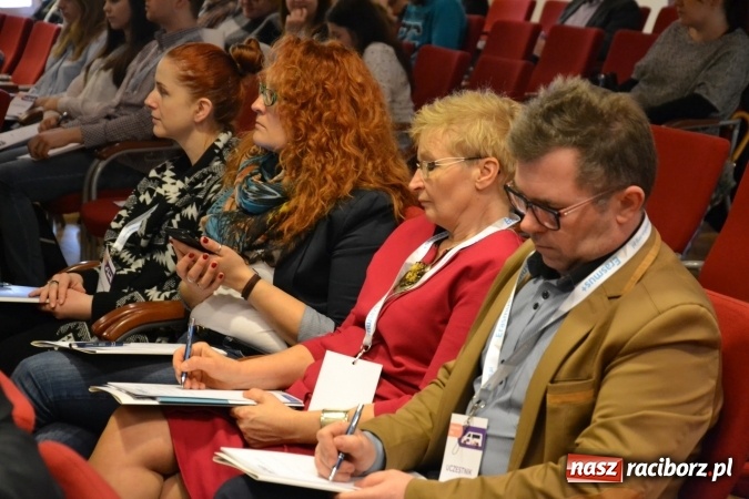 Zdjęcie w galerii na portalu naszraciborz.pl: Erasmus+ Bus odwiedził Zamek Piastowski w Raciborzu wiadomości z regionu