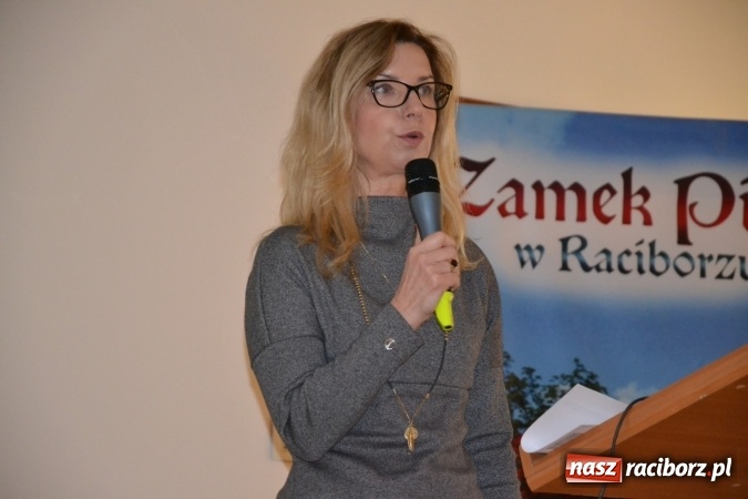 Zdjęcie w galerii na portalu naszraciborz.pl: Erasmus+ Bus odwiedził Zamek Piastowski w Raciborzu wiadomości z regionu