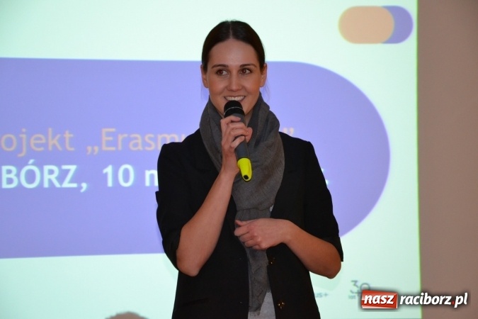 Zdjęcie w galerii na portalu naszraciborz.pl: Erasmus+ Bus odwiedził Zamek Piastowski w Raciborzu wiadomości z regionu