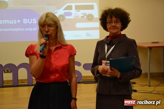 Zdjęcie w galerii na portalu naszraciborz.pl: Erasmus+ Bus odwiedził Zamek Piastowski w Raciborzu wiadomości z regionu