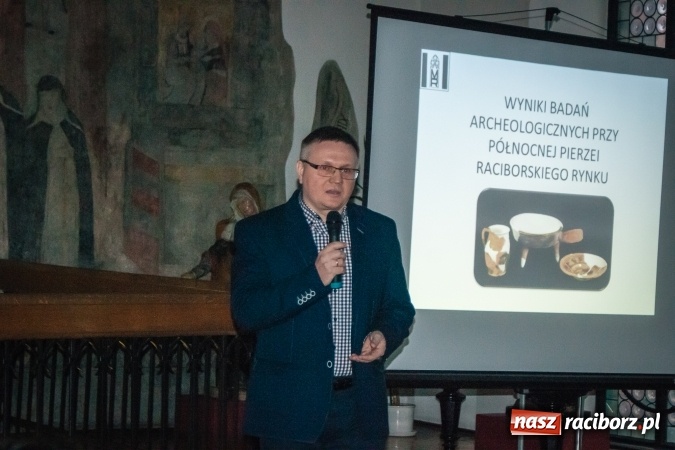 Zdjęcie w galerii na portalu naszraciborz.pl: Otwarcie wystawy Zaułek dominikański w raciborskim Muzeum wiadomości z regionu