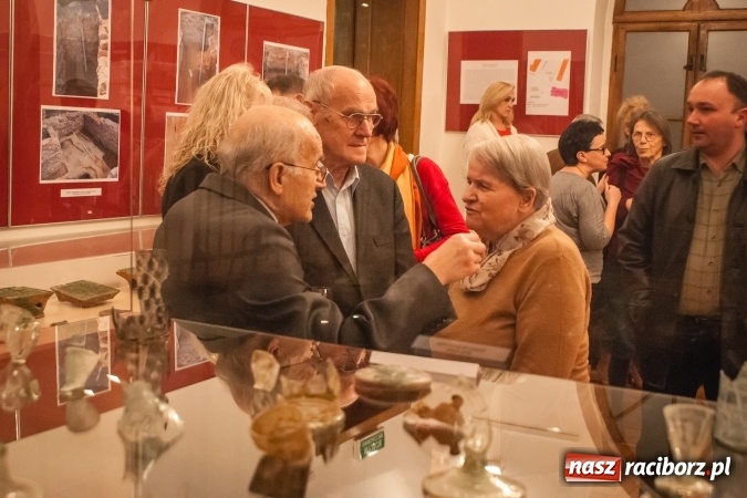 Zdjęcie w galerii na portalu naszraciborz.pl: Otwarcie wystawy Zaułek dominikański w raciborskim Muzeum wiadomości z regionu