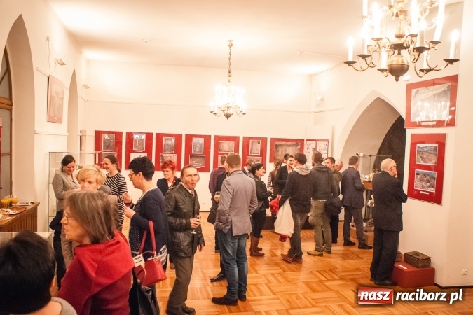 Zdjęcie w galerii na portalu naszraciborz.pl: Otwarcie wystawy Zaułek dominikański w raciborskim Muzeum wiadomości z regionu