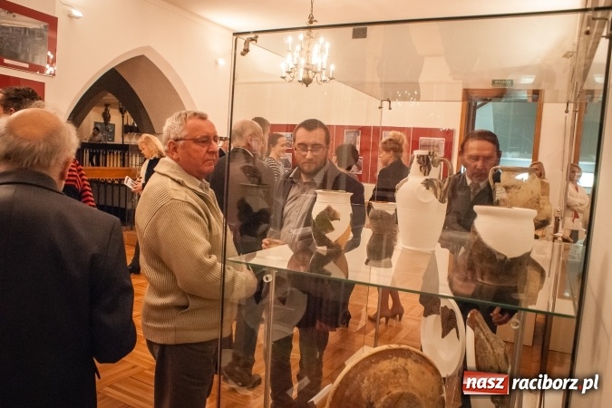 Zdjęcie w galerii na portalu naszraciborz.pl: Otwarcie wystawy Zaułek dominikański w raciborskim Muzeum wiadomości z regionu