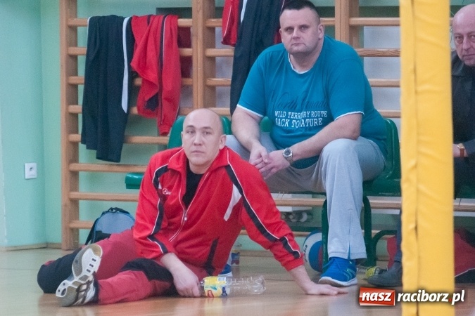 Zdjęcie w galerii na portalu naszraciborz.pl: Trwa VII edycja siatkarskiego Turnieju Zakładów Pracy i Służb Mudurowych o Puchar Prezydenta wiadomości z regionu