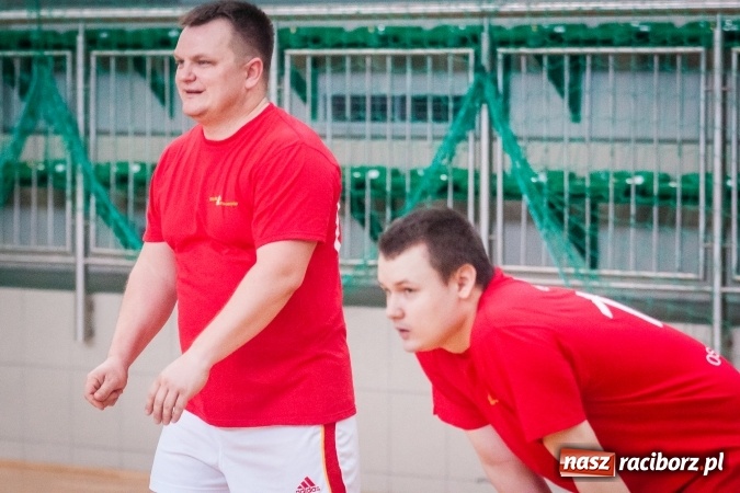 Zdjęcie w galerii na portalu naszraciborz.pl: Trwa VII edycja siatkarskiego Turnieju Zakładów Pracy i Służb Mudurowych o Puchar Prezydenta wiadomości z regionu