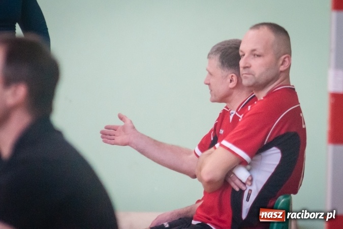 Zdjęcie w galerii na portalu naszraciborz.pl: Trwa VII edycja siatkarskiego Turnieju Zakładów Pracy i Służb Mudurowych o Puchar Prezydenta wiadomości z regionu