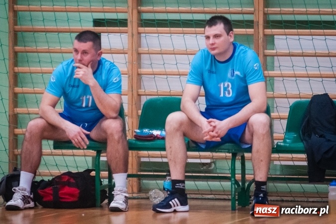 Zdjęcie w galerii na portalu naszraciborz.pl: Trwa VII edycja siatkarskiego Turnieju Zakładów Pracy i Służb Mudurowych o Puchar Prezydenta wiadomości z regionu
