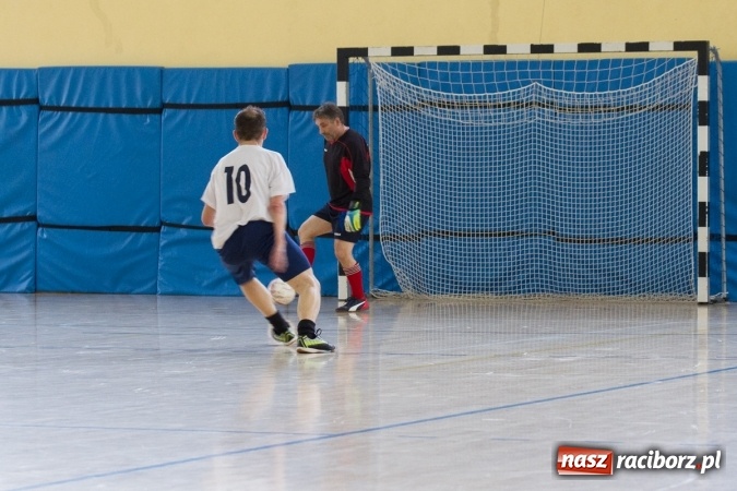 Zdjęcie w galerii na portalu naszraciborz.pl: KWS Racibórz wygrało turniej oldbojów w Pietrowicach Wielkich wiadomości z regionu