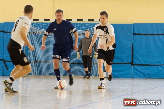 Zdjęcie w galerii na portalu naszraciborz.pl: KWS Racibórz wygrało turniej oldbojów w Pietrowicach Wielkich wiadomości z regionu