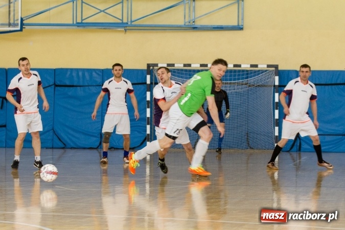 Zdjęcie w galerii na portalu naszraciborz.pl: KWS Racibórz wygrało turniej oldbojów w Pietrowicach Wielkich wiadomości z regionu