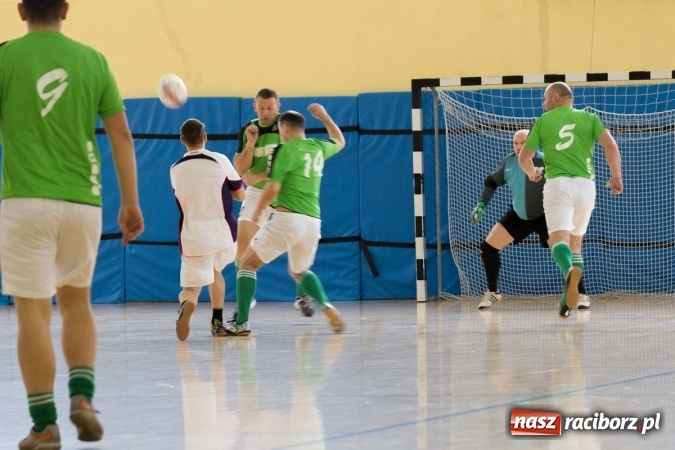 Zdjęcie w galerii na portalu naszraciborz.pl: KWS Racibórz wygrało turniej oldbojów w Pietrowicach Wielkich wiadomości z regionu