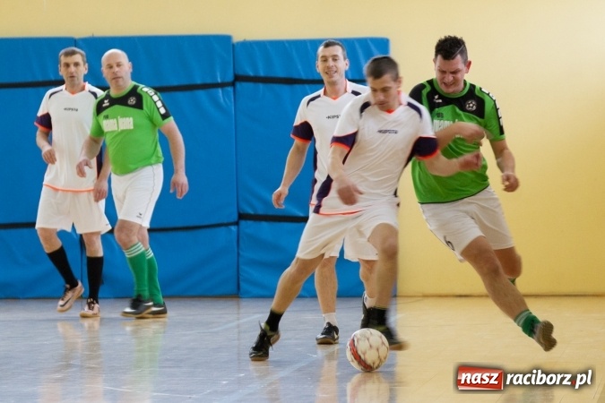 Zdjęcie w galerii na portalu naszraciborz.pl: KWS Racibórz wygrało turniej oldbojów w Pietrowicach Wielkich wiadomości z regionu