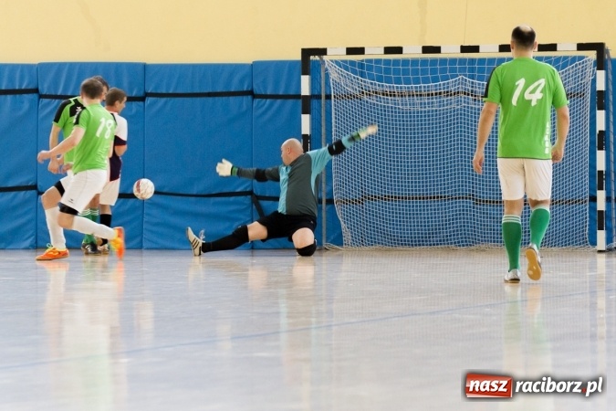 Zdjęcie w galerii na portalu naszraciborz.pl: KWS Racibórz wygrało turniej oldbojów w Pietrowicach Wielkich wiadomości z regionu