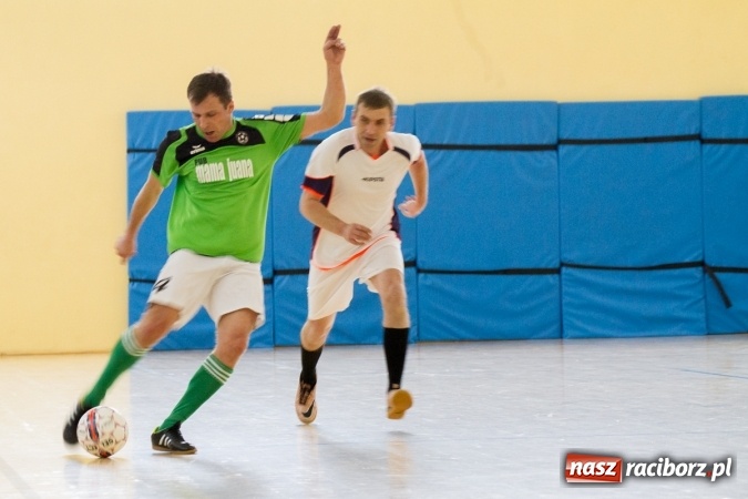 Zdjęcie w galerii na portalu naszraciborz.pl: KWS Racibórz wygrało turniej oldbojów w Pietrowicach Wielkich wiadomości z regionu