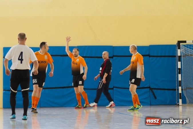 Zdjęcie w galerii na portalu naszraciborz.pl: KWS Racibórz wygrało turniej oldbojów w Pietrowicach Wielkich wiadomości z regionu