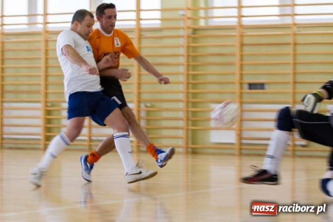 Zdjęcie w galerii na portalu naszraciborz.pl: KWS Racibórz wygrało turniej oldbojów w Pietrowicach Wielkich wiadomości z regionu