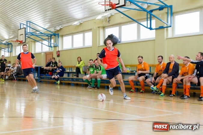 Zdjęcie w galerii na portalu naszraciborz.pl: KWS Racibórz wygrało turniej oldbojów w Pietrowicach Wielkich wiadomości z regionu