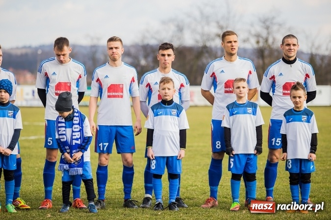 Zdjęcie w galerii na portalu naszraciborz.pl: Mateusz Kocot odprawia z kwitkiem Concordię z Knurowa wiadomości z regionu