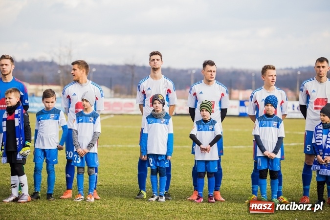 Zdjęcie w galerii na portalu naszraciborz.pl: Mateusz Kocot odprawia z kwitkiem Concordię z Knurowa wiadomości z regionu
