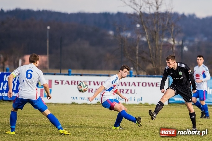 Zdjęcie w galerii na portalu naszraciborz.pl: Mateusz Kocot odprawia z kwitkiem Concordię z Knurowa wiadomości z regionu