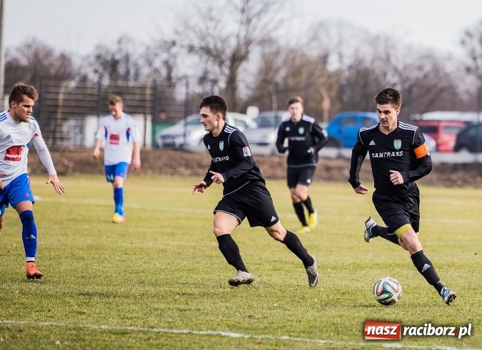 Zdjęcie w galerii na portalu naszraciborz.pl: Mateusz Kocot odprawia z kwitkiem Concordię z Knurowa wiadomości z regionu