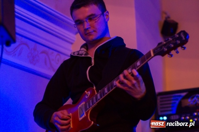 Zdjęcie w galerii na portalu naszraciborz.pl: Muzyka niezależna zabrzmiała na raciborskim zamku wiadomości z regionu