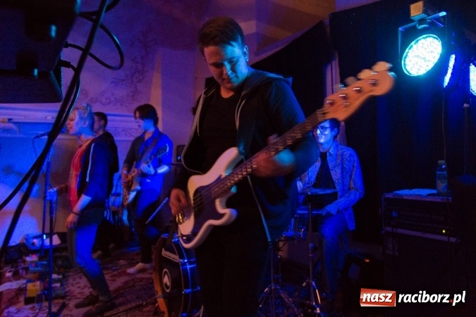 Zdjęcie w galerii na portalu naszraciborz.pl: Muzyka niezależna zabrzmiała na raciborskim zamku wiadomości z regionu